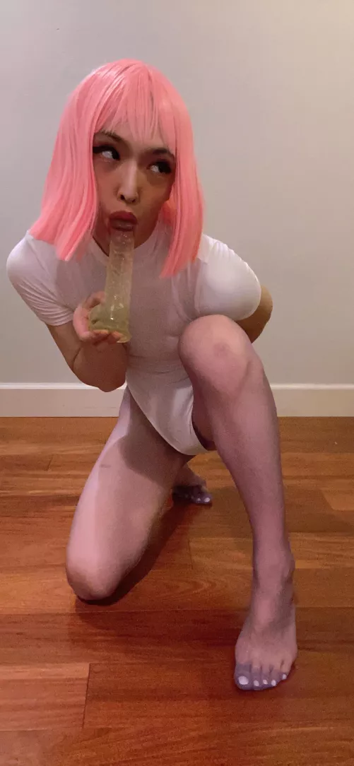 Once you get over the humiliation, it's kinda nice :) by Kristens_Feet