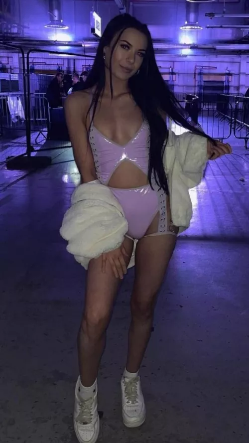 One beautiful girl by qwertyazir