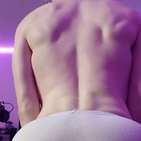 One day I won't have to rely on lighting to make my back look muscular 💪💪 by lonely_fans_