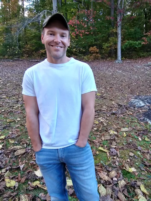 One last picture in short sleeves before it gets too cold. I was still freezing my a** off here, though. by Confident_Badger258