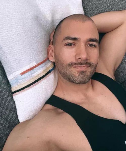 One latino, one couch and a few beard grays by Seb_keeg