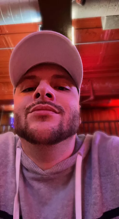 One month single after five years together. I feel like the worst of my hurt is over and I’m ready to find myself again. by isaacboyyy