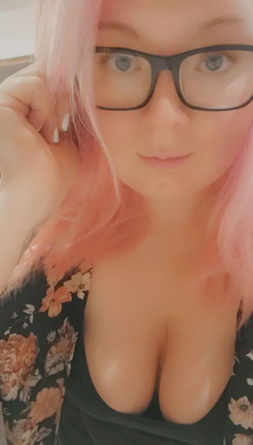 One of my favorite pictures of me is a down blouse view 😍 by annonbon