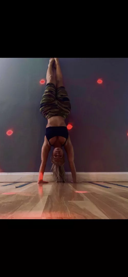 One of my hubbies, workout everyday! I can do almost every pose!!!🎀😁 by Mia_Mariee