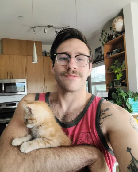 One of my new gaming buds 🎮🐈 by espresso_patronum08