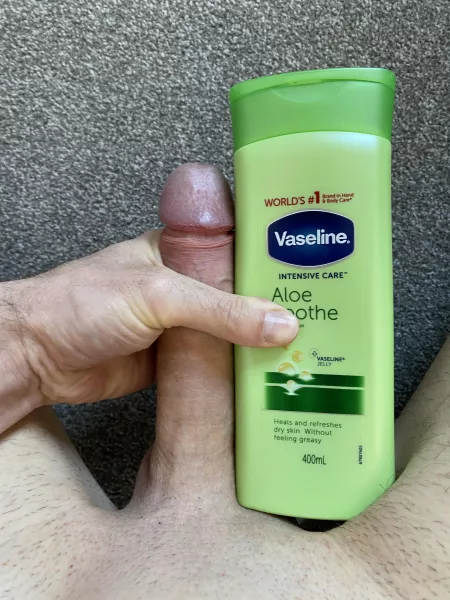 One of several things to hand by fantasy_waffles