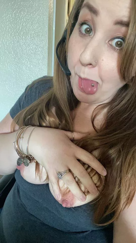 One of the perks of working from home 🥰 posted by Kaliq82