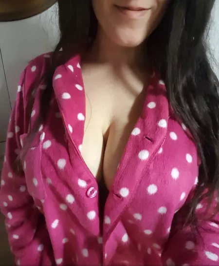 One on one time with you is just how I need to spend my day. Help a horny girl out? Plus check out my NEW club for all my fans (75% Off)! [SEXT][CAM][AUD][VID][RATE][OTH] by Thelochnesscumslut
