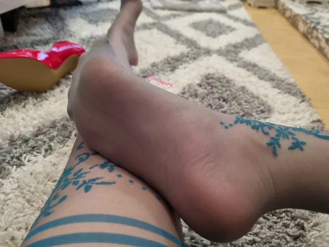 One sniff does plenty. by GoddessFK