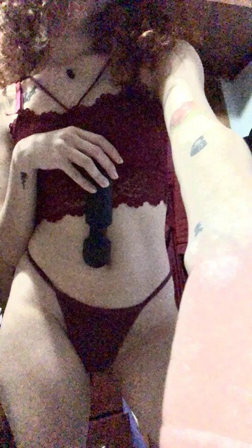 (Online) (25) You shouldn’t be alone on a day like this 💘 hmu for info -links in my profile