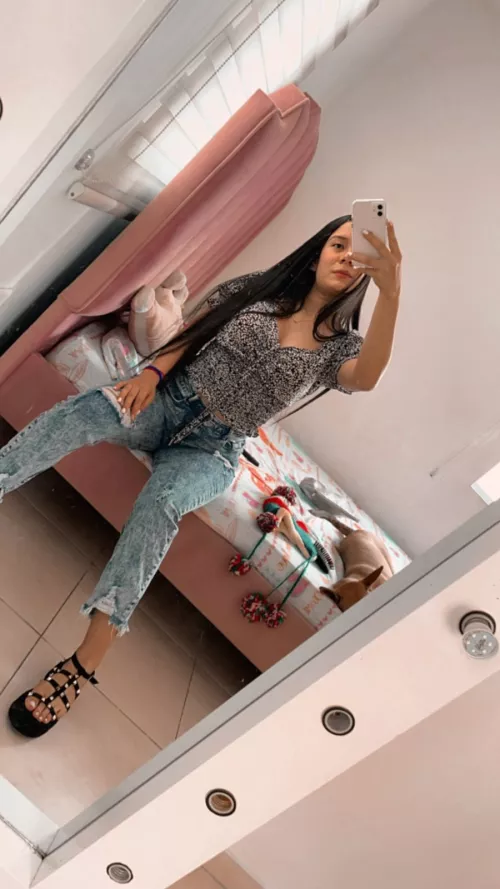 ❤️ONLINE❤️ https://chaturbate.com/avrillopez/ by avrillopez