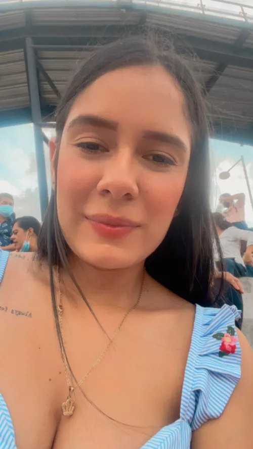 Online💖 https://chaturbate.com/b/avrillopez/ by avrillopez