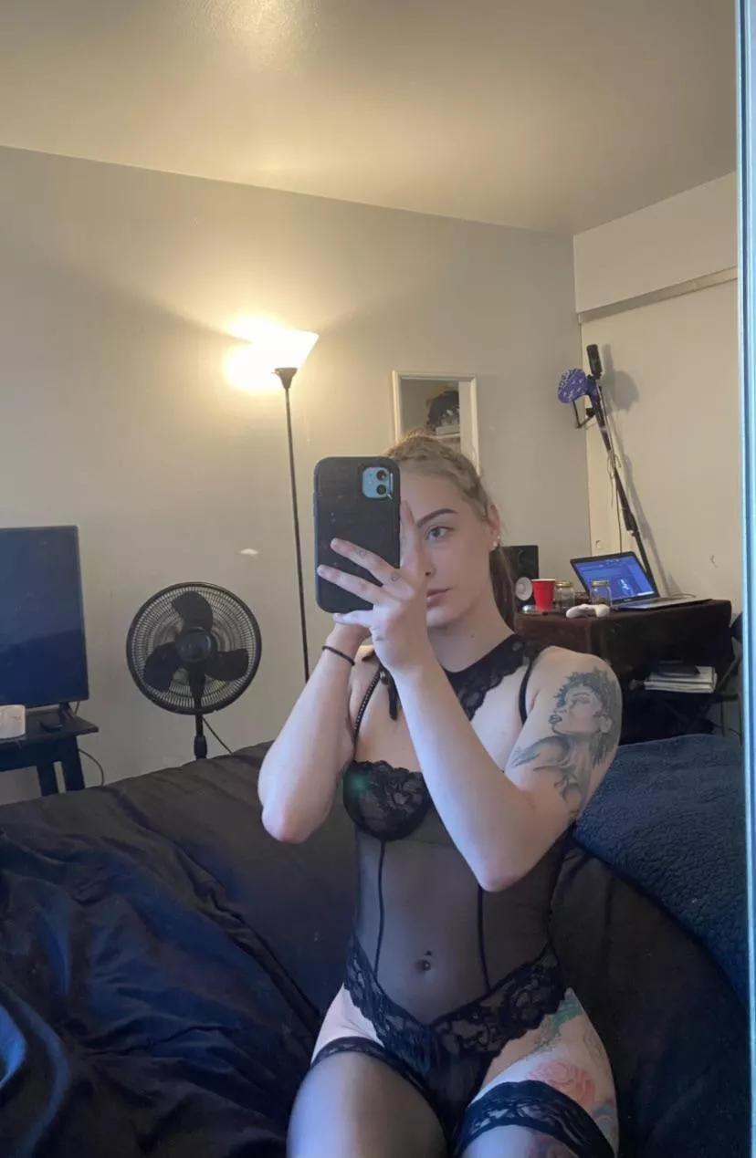 Only $5 to see my pussy get fucked‼️ I will rate your cock 💦 HUNDREDS of posts 😈 NO PPV 🚫 link below 🔥 posted by mzavarose