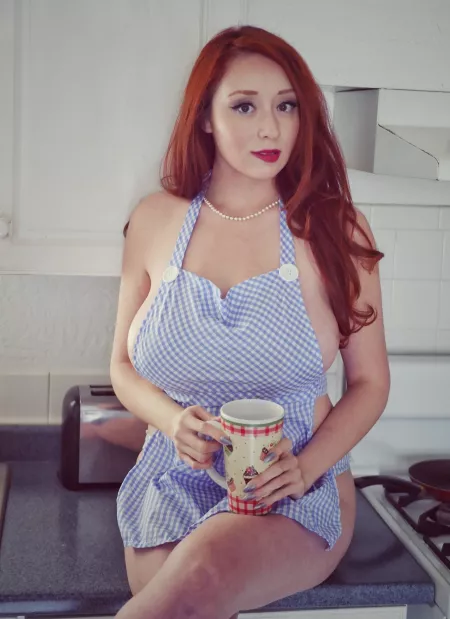 Only an apron by bubblr