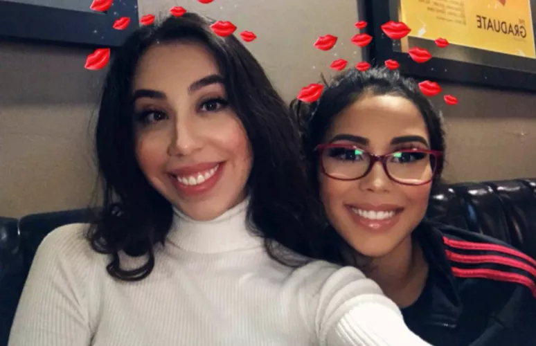 Only cute pic of me with glasses,sorry by babigemdlv