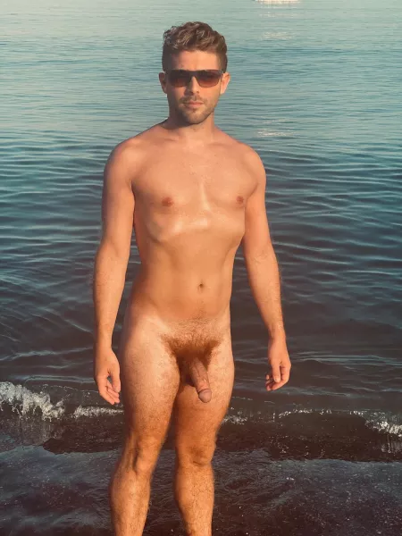 Only did the smallest trim before going to the beach 🍆🏝 by Boboboboc