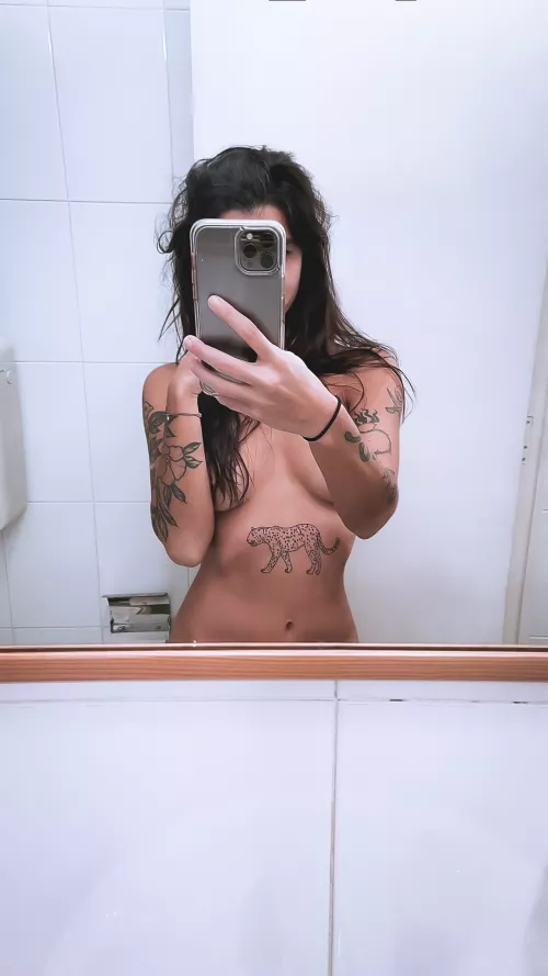 only react if you’d fuck me by jujuvibezzz