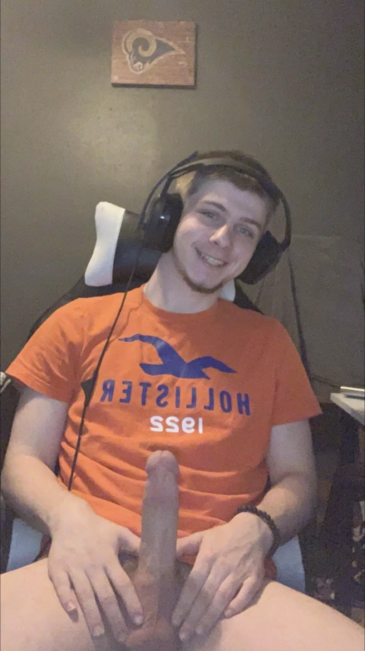 Only up if you’d suck me off while I play the game posted by justin3391