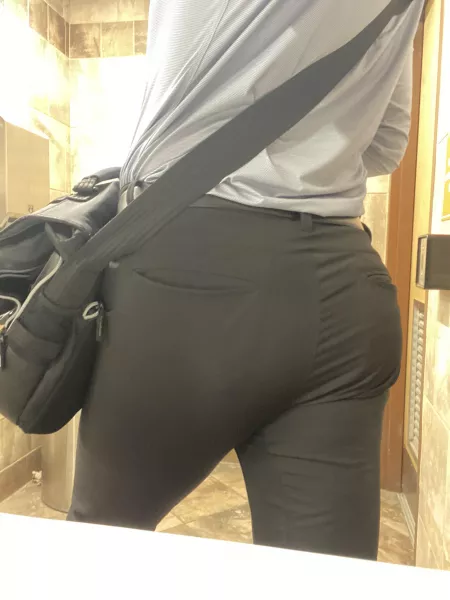 Oof, just want someone to stick their face in my ass even though I’m working. Help me out? by SavagePapillon