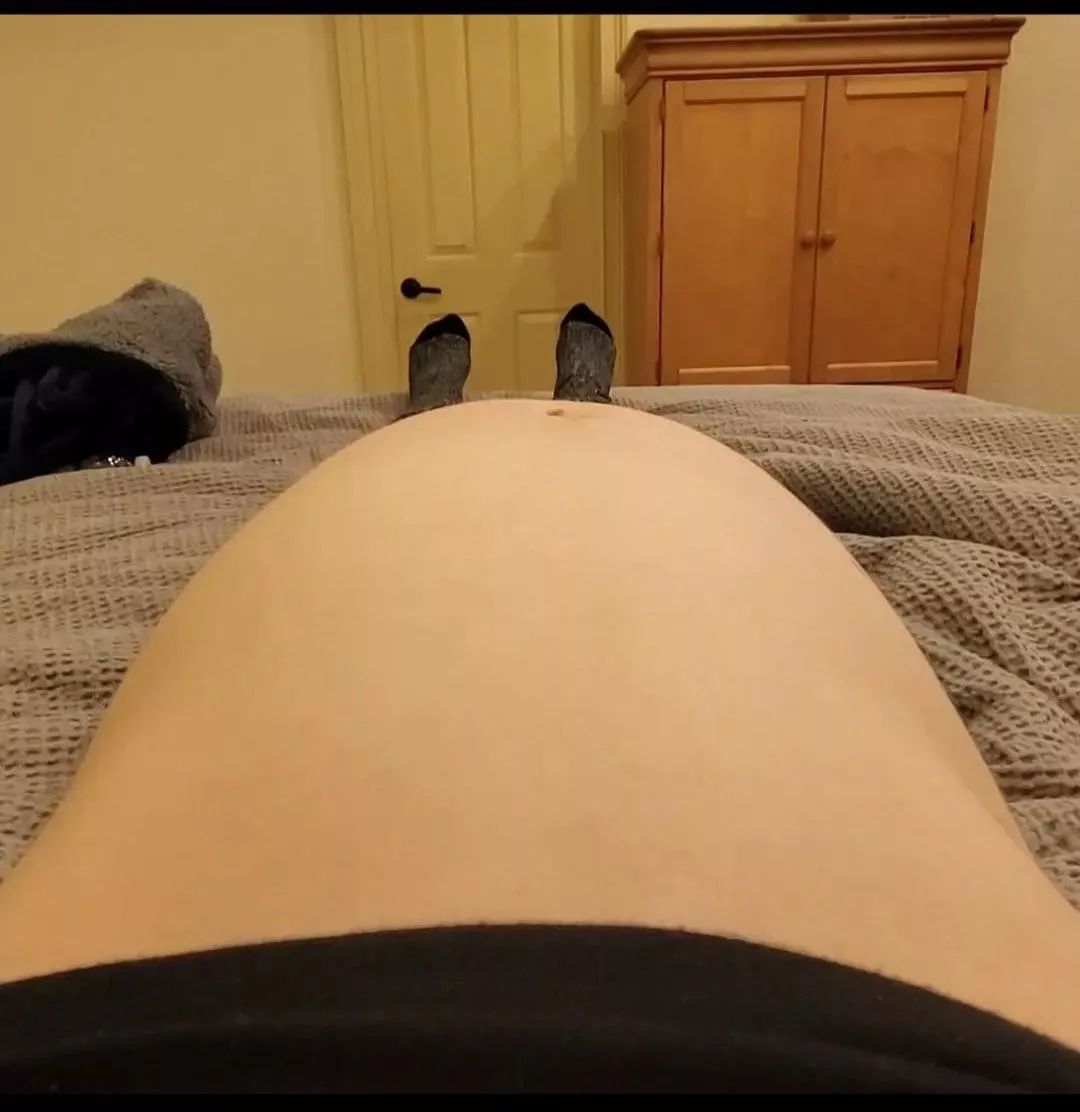 Oof, say hi to my inflated plump belly 🤤visit my profile for links posted by xXKryptonite-