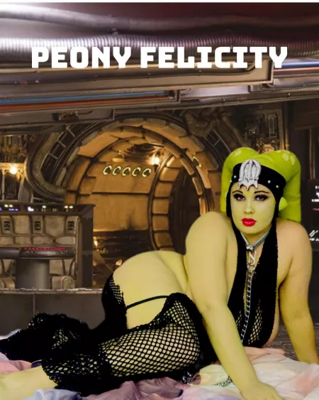 Oola in your ship chambers (Peony Felicity) by peonyfelicity