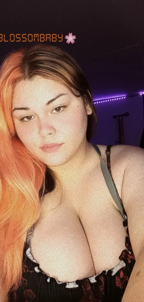 Ooolala 👀 posted by iBlossombby0326