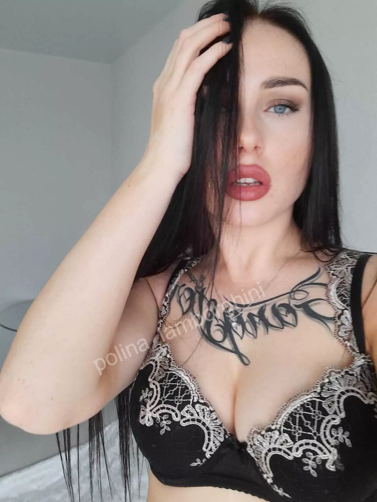 oops🖖 posted by polina_lamborghini