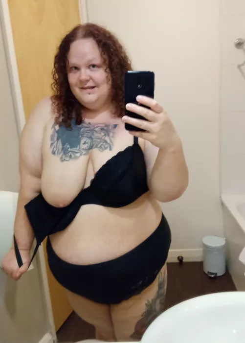 Oops! It fell out 😯 by curlykatiecupcakes