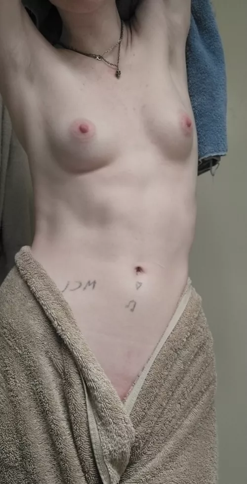 Oops my towels slipping!! by feetiecutie