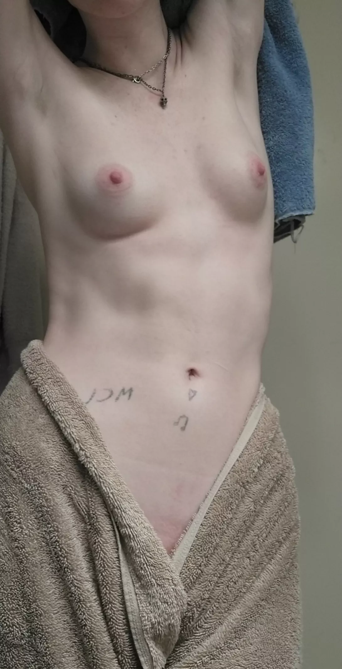 Oops my towels slipping!! posted by feetiecutie