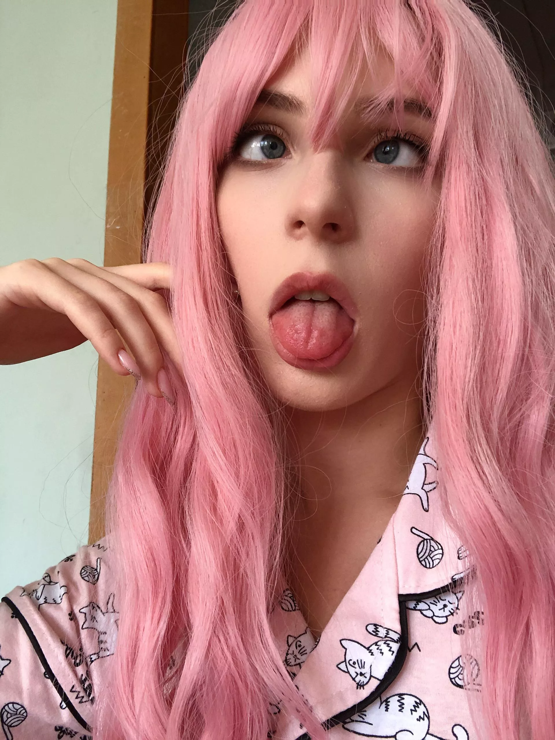 🥰 or 😈 posted by Kara_Likerman