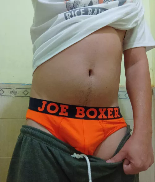 Orange is realy eye catching by XenonKhaos