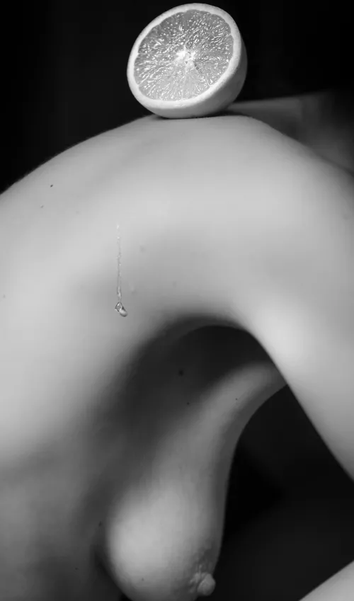 Orange - juice 🍊[f] by darkside-of-the-mars