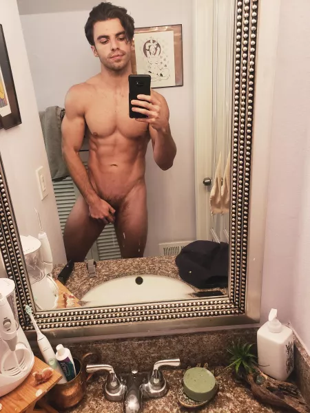 Out in the desert, so bored! Send me your best pick up line, fav sex toy, or secret fetish 👀 by wishiwascooler