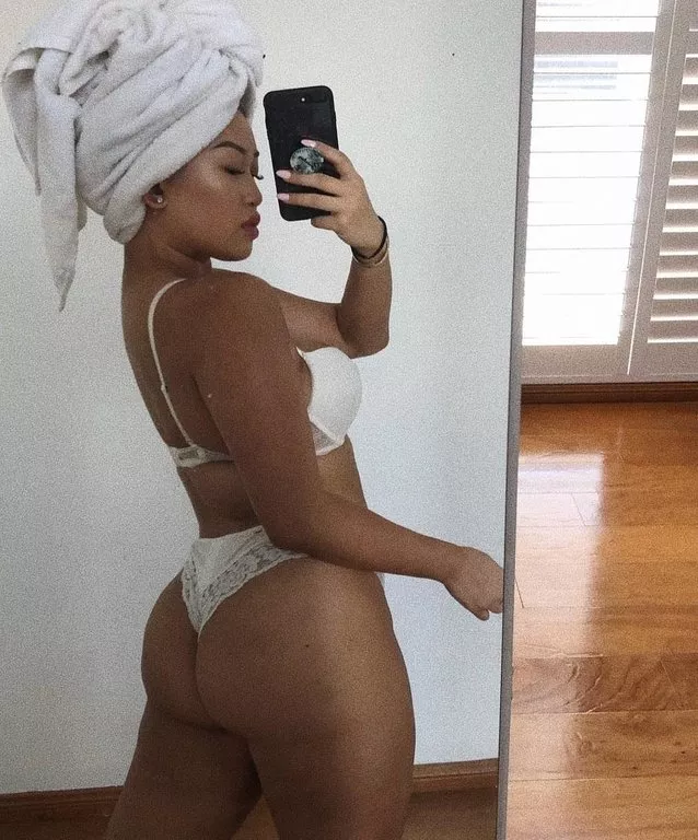 Out of the shower posted by everydaysexy21