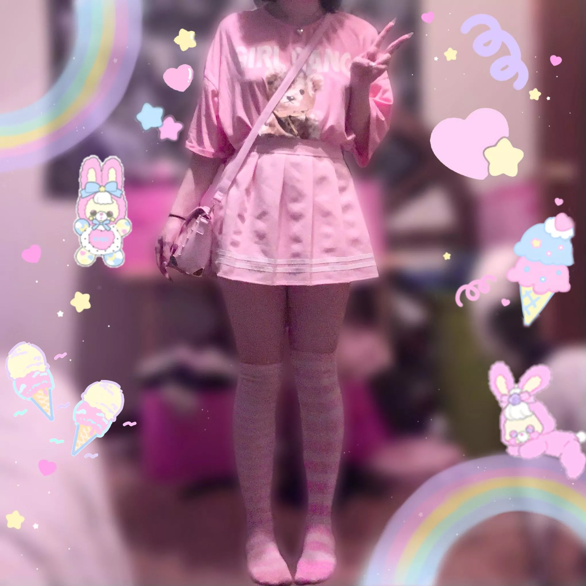 outfit 4 going 2 walmart at 10pm 👀 posted by babiteefs