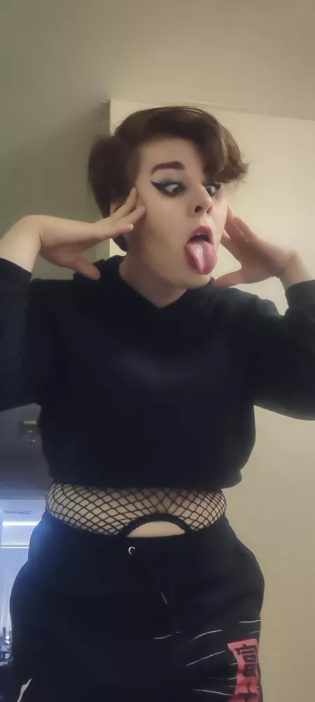 Overloading on gay thoughts 😵 by HarleenQwynndolynn