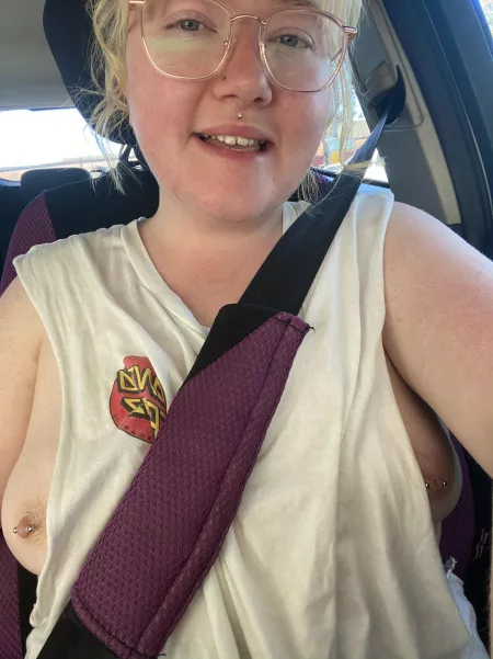 Oversized singlets usually means happy little accidents 😛 by xerinpaigex