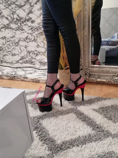 Owning the look. by GoddessFK