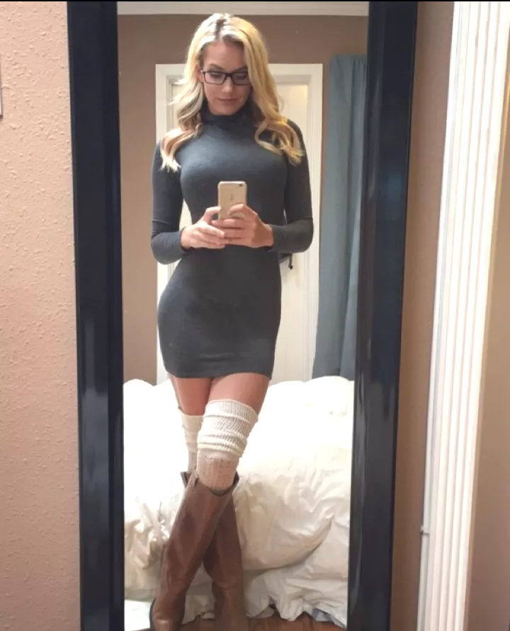 Paige Spiranac (Long Boots Friday) posted by polarc
