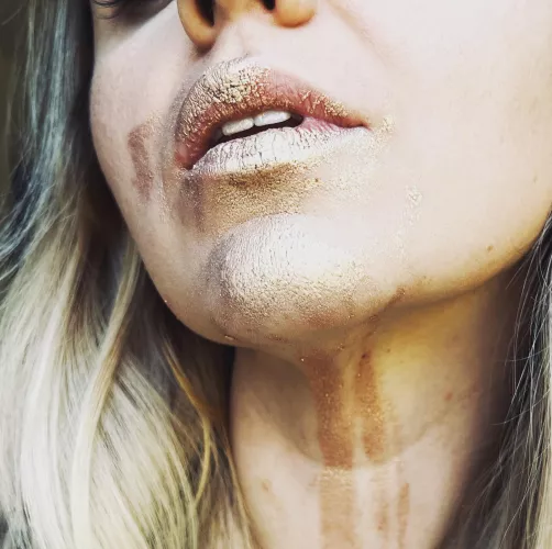 Paint me gold by aria_flair