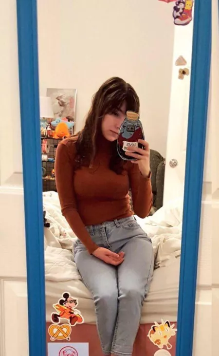 Pale and petite by [deleted]