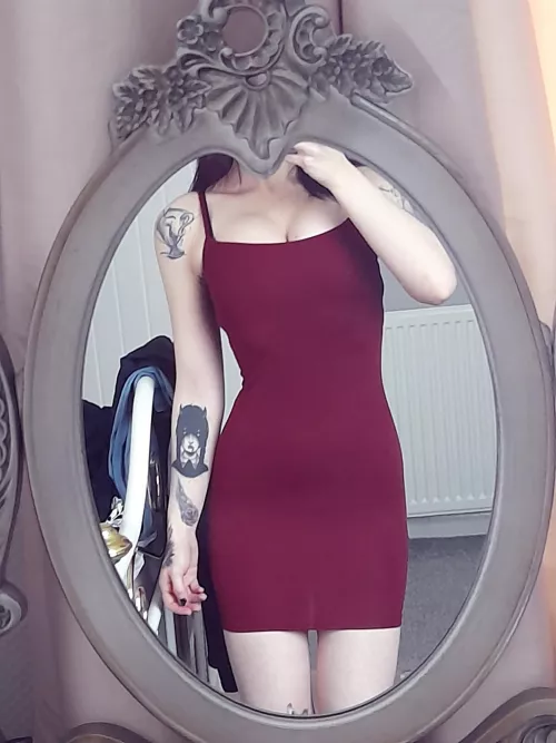 Pale as pale can be 🖤 by Lilith_Lovecraft