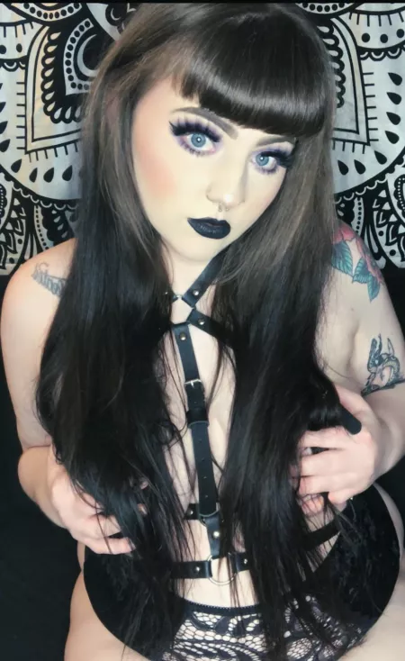 Pale blue eyed baby 🖤 by xspookybabyjadex