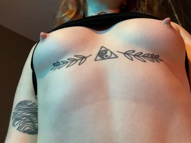 Pale boobs from a different angle by kokabyn