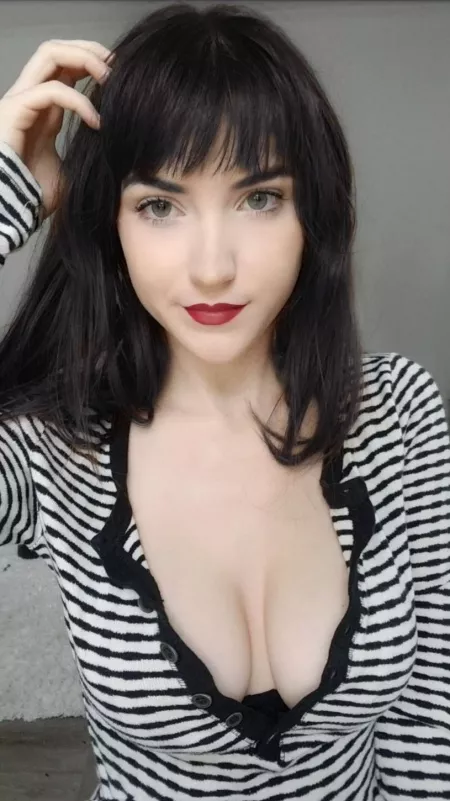 Pale skin by twodsinthepink