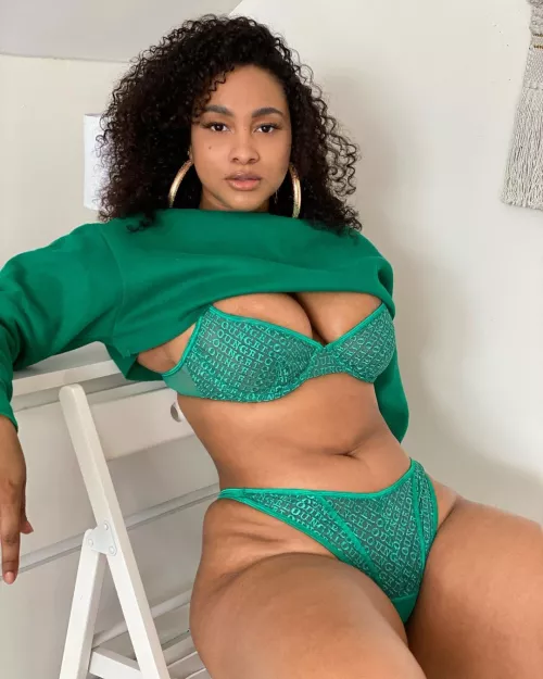 Pamela Besos by Poualonai