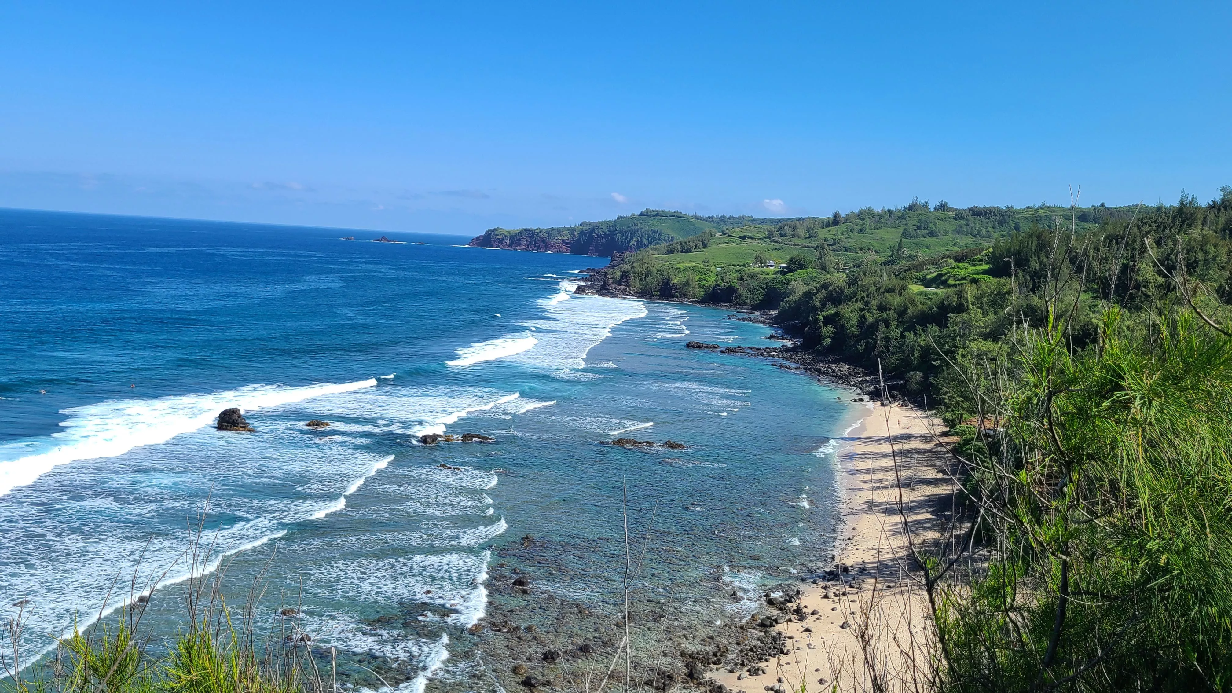 Panalua Beach (I think), Maui, Hawaii on the way to the Nakalele blow hole from a ridge about 80-100 feet up. posted by lancert