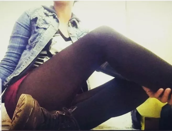 #pantyhoes #legs #sexylegs by vamplover31