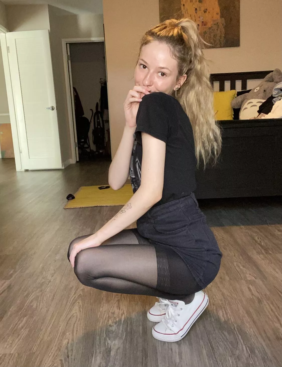 pantyhose_princess99😘😘😘 Check her out on Insta!!! posted by NylonRiley